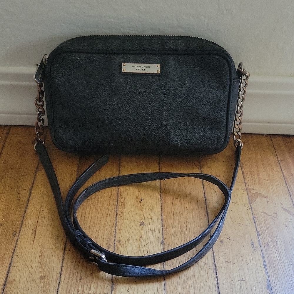 MICHAEL Michael Kors Signature Jet Set Item East West Crossbody Black